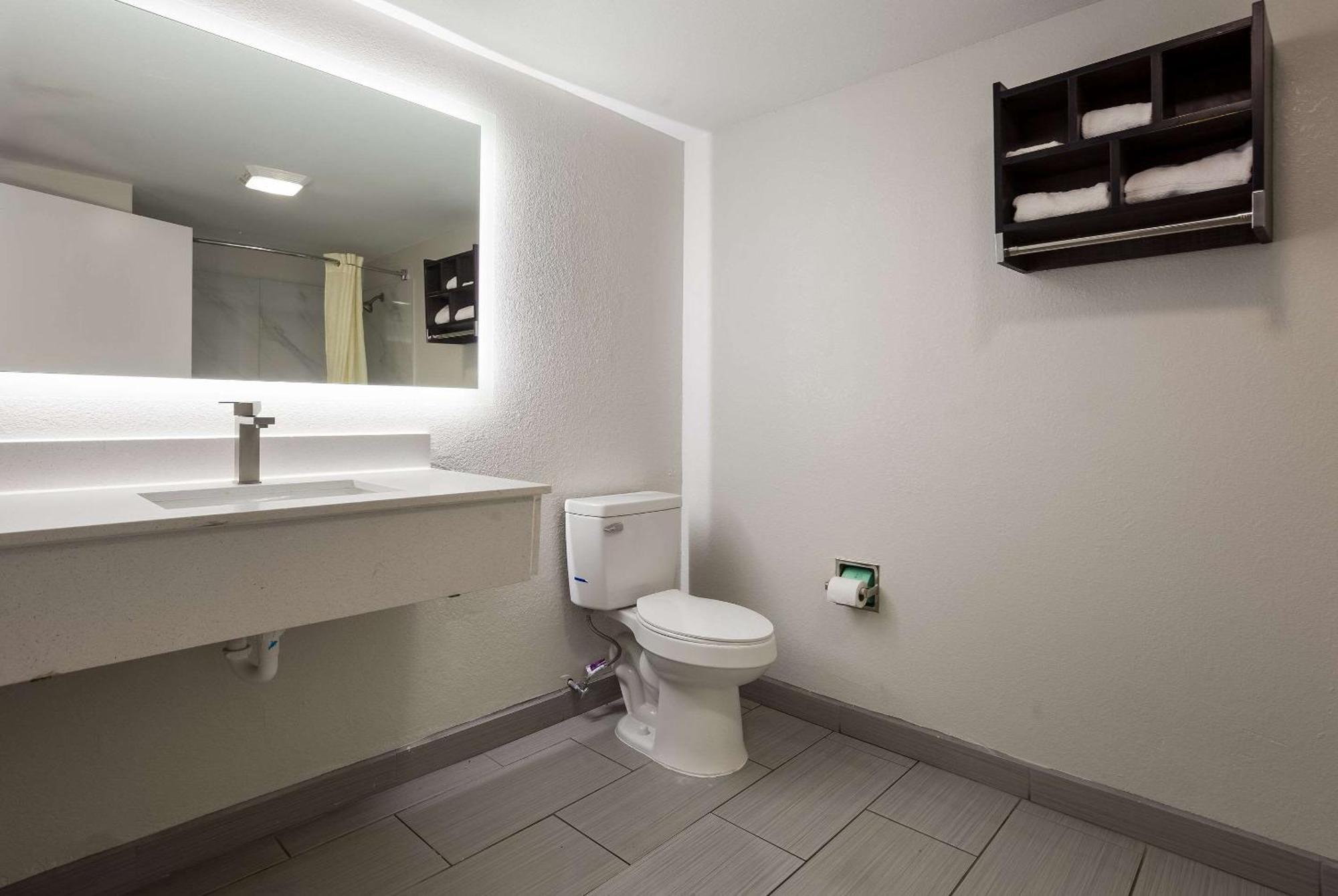 Econo Lodge Mobile Extérieur photo